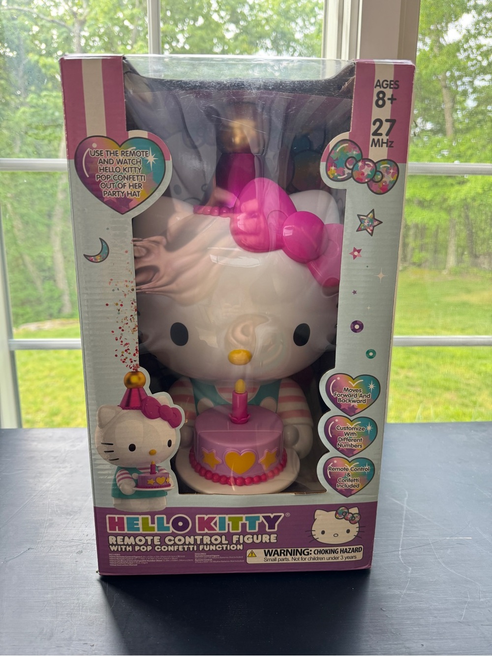 Hello Kitty Remote Control Figure with pop Confetti Function - Picture 1 of 8